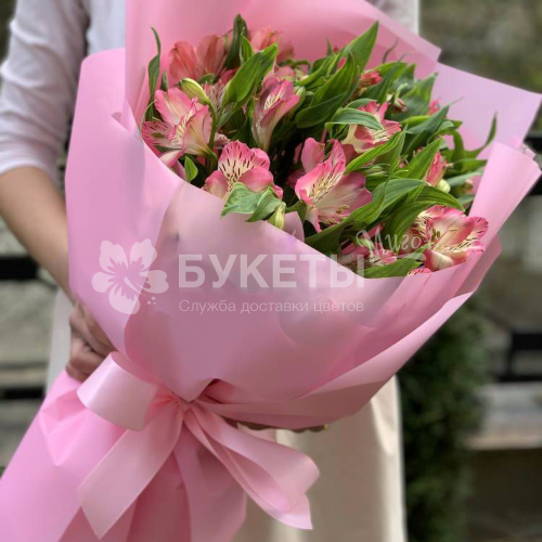 Букет из 7 розовых альстромерий